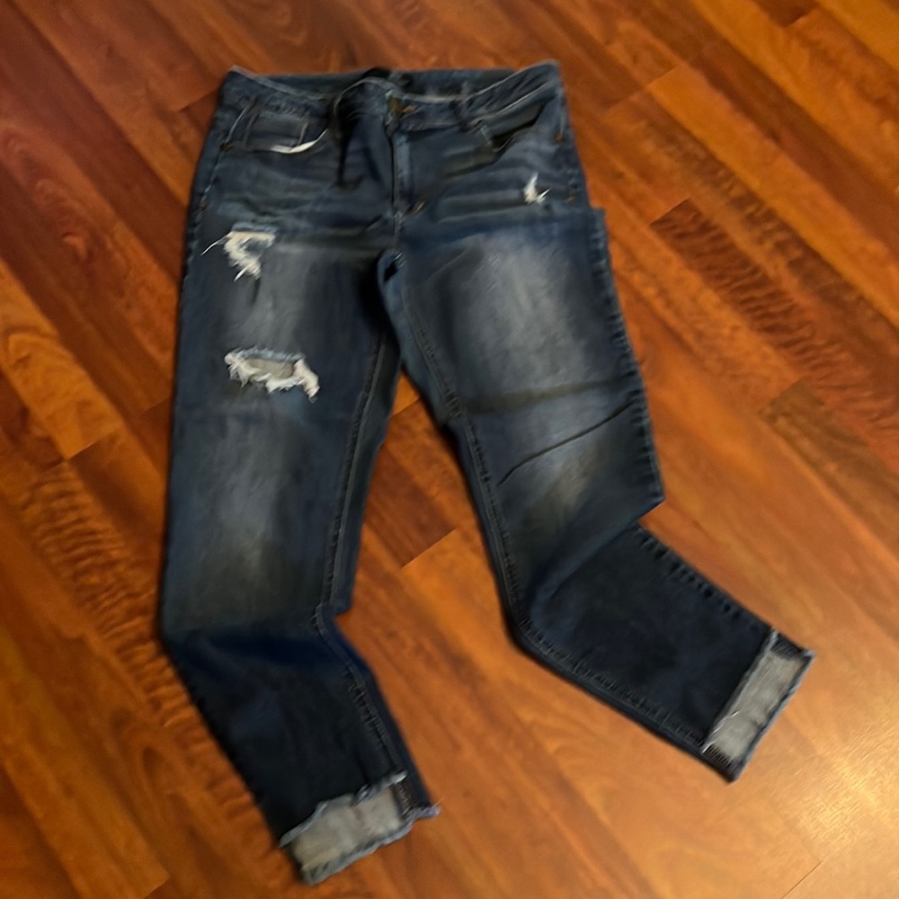Cropped Distressed Jeans